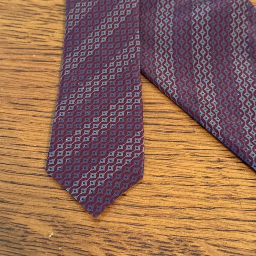 Richel Deluxe 100% Silk Made in Spain Maroon and Navy Handmade Tie